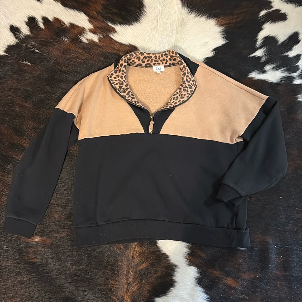 BKE Black and Tan Sweatshirt with Leopard Accents